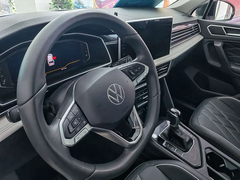 Volkswagen Tiguan L — фото 3