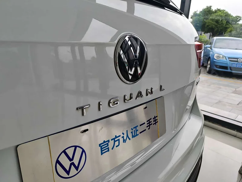 Volkswagen Tiguan L — фото 7