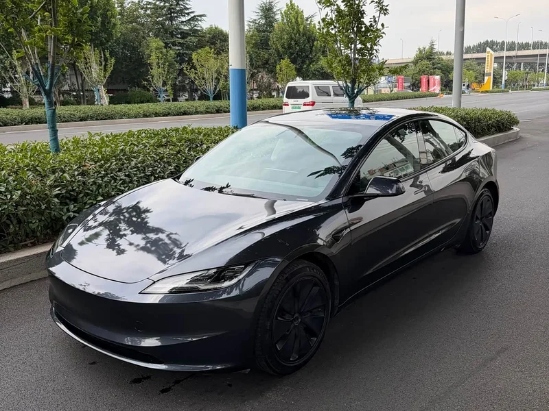 Tesla Model 3 — фото 2