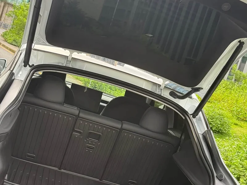 Tesla Model Y — фото 14