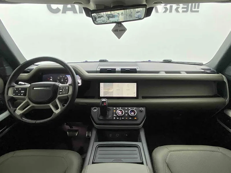 Land Rover Defender — фото 15