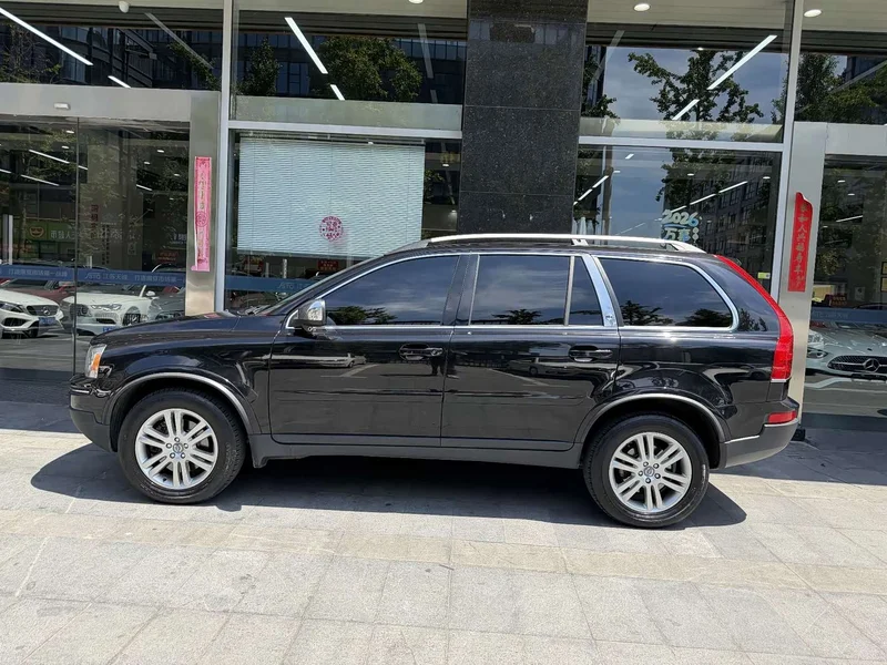 Volvo XC90 — фото 11