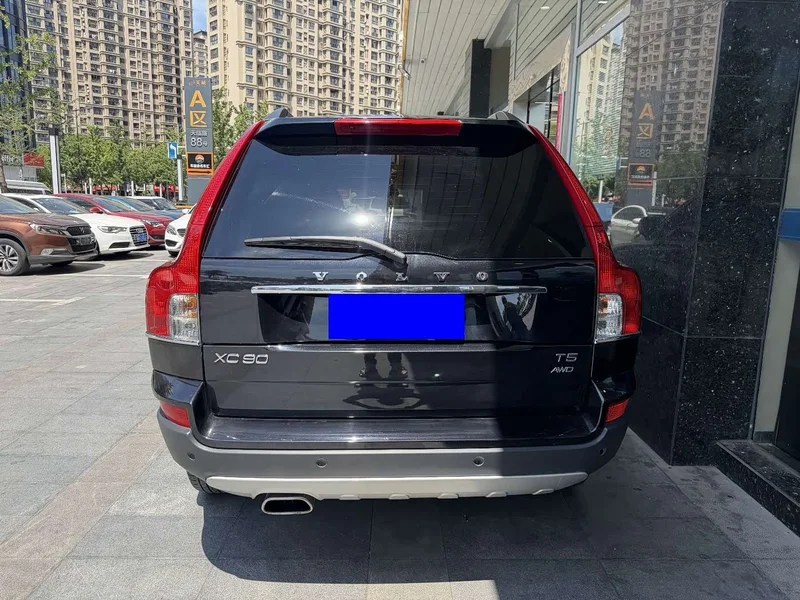 Volvo XC90 — фото 12