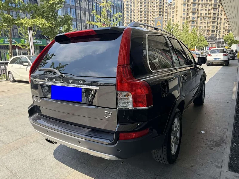 Volvo XC90 — фото 13