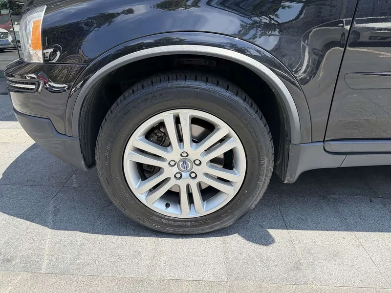 Volvo XC90 — фото 15