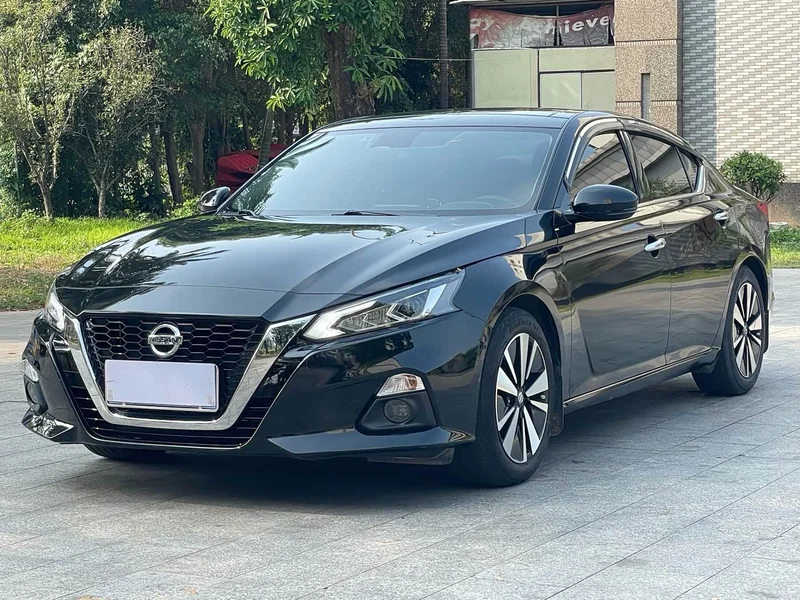 Nissan Teana — фото 1