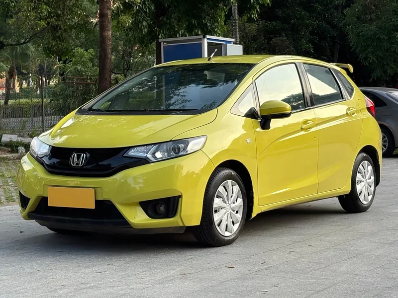Honda Fit — фото 1