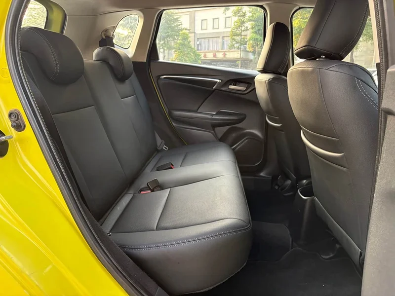 Honda Fit — фото 11
