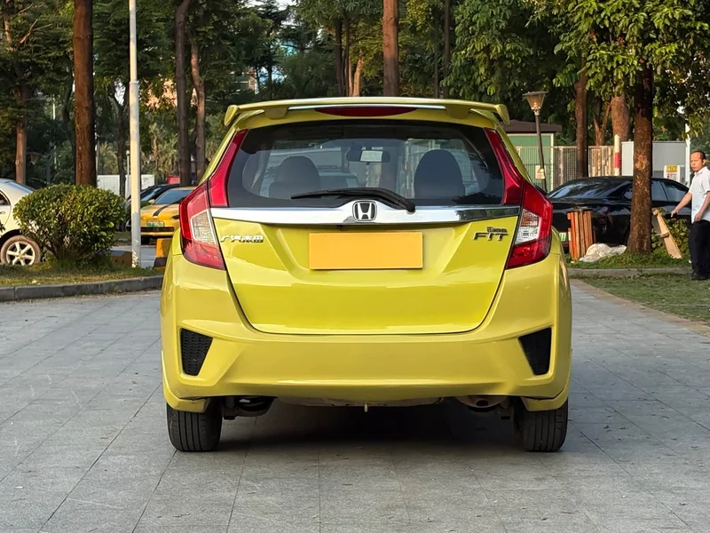 Honda Fit — фото 14