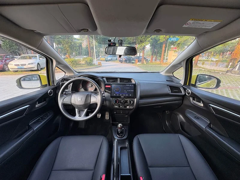 Honda Fit — фото 5