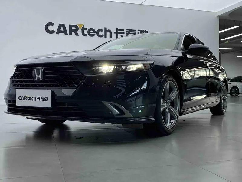 Honda Accord — фото 11