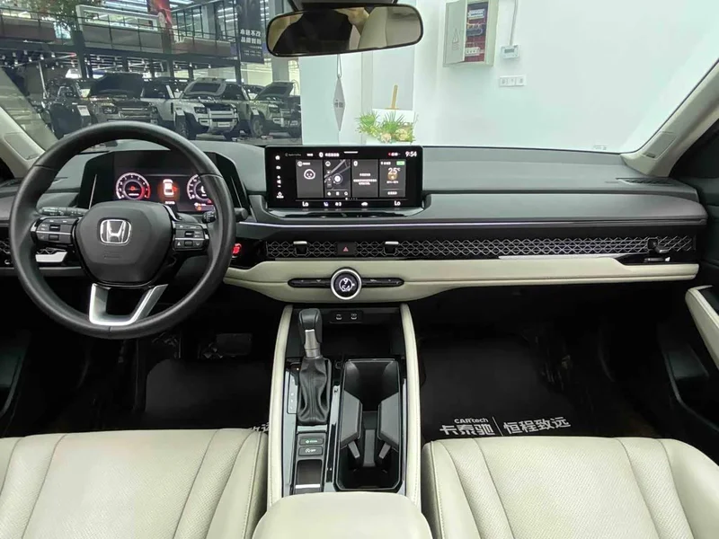 Honda Accord — фото 15