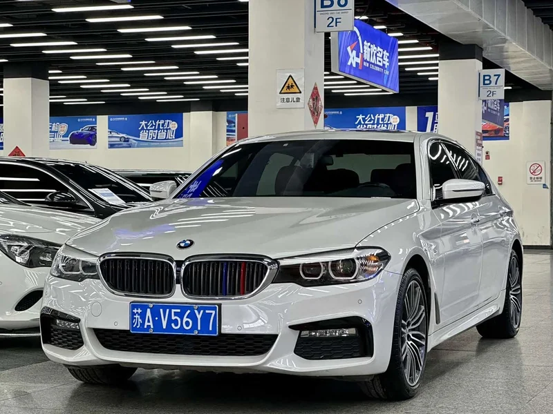 BMW 5-Series — фото 1