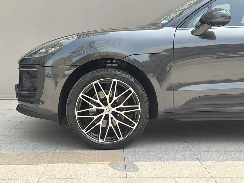 Porsche Macan — фото 15