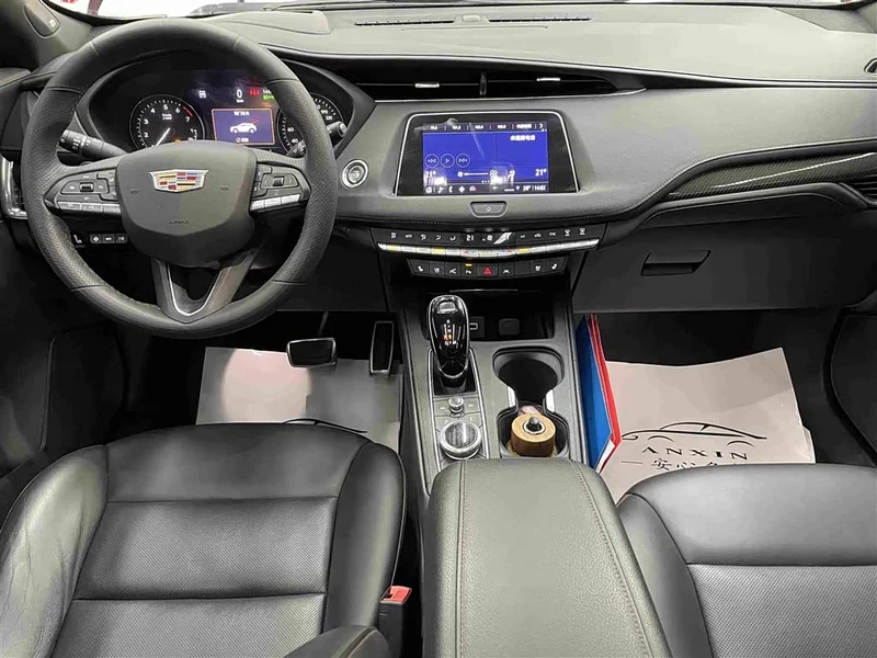 Cadillac XT4 — фото 14