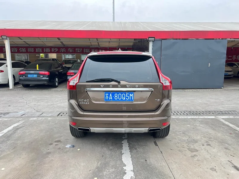 Volvo XC60 — фото 20