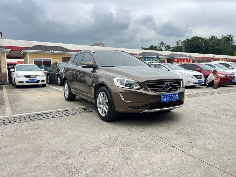 Volvo XC60 — фото 2