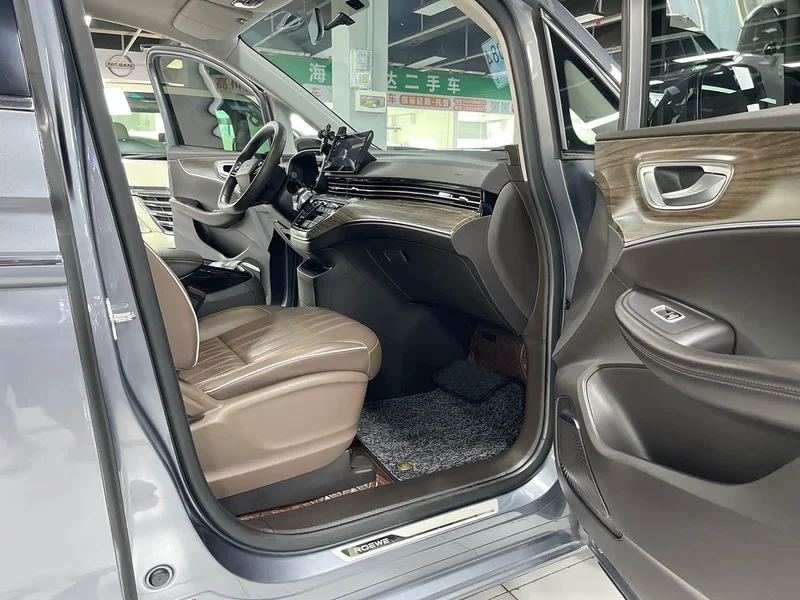 Roewe iMAX8 New Energy — фото 11