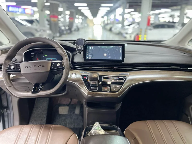 Roewe iMAX8 New Energy — фото 12
