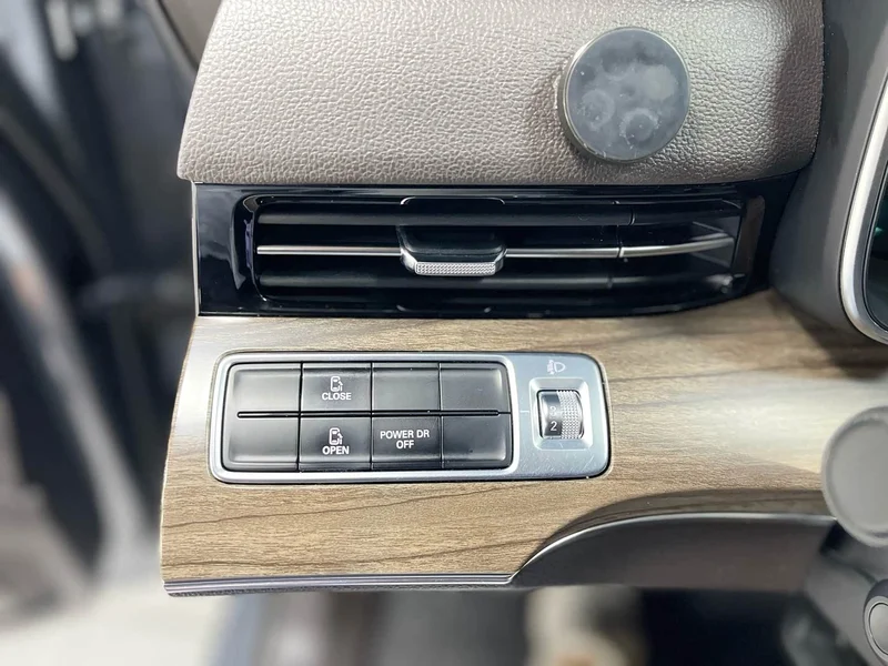 Roewe iMAX8 New Energy — фото 14