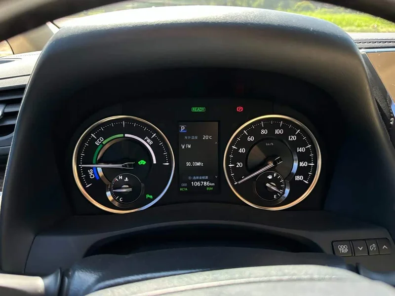 Toyota Alphard — фото 12