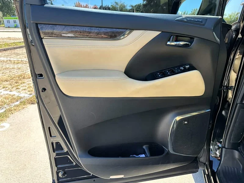 Toyota Alphard — фото 14