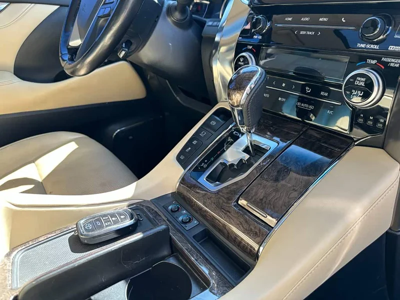 Toyota Alphard — фото 19