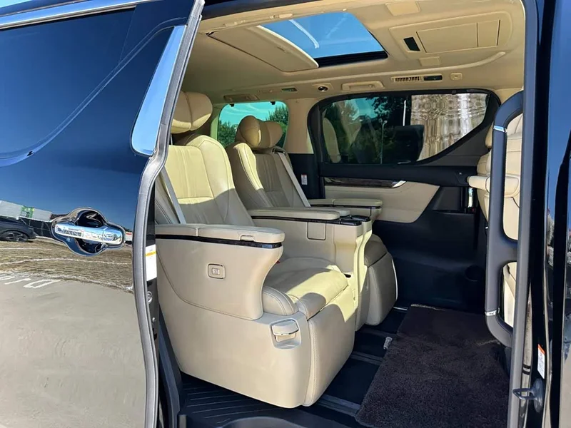 Toyota Alphard — фото 20
