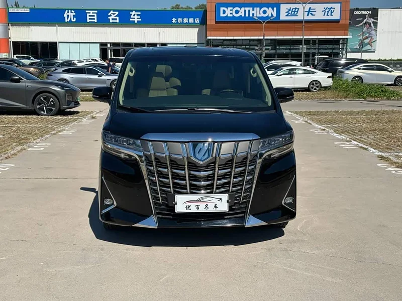Toyota Alphard — фото 2