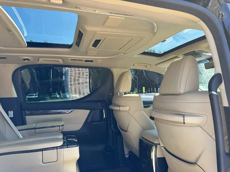 Toyota Alphard — фото 21