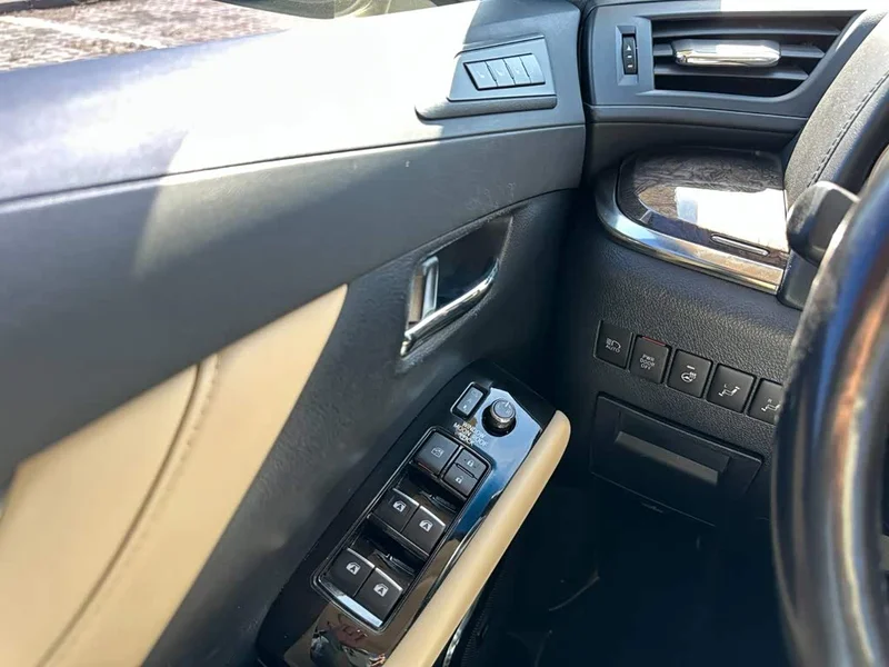 Toyota Alphard — фото 24