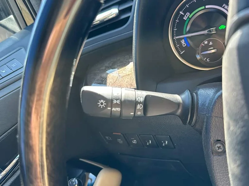 Toyota Alphard — фото 25
