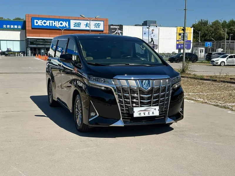 Toyota Alphard — фото 3
