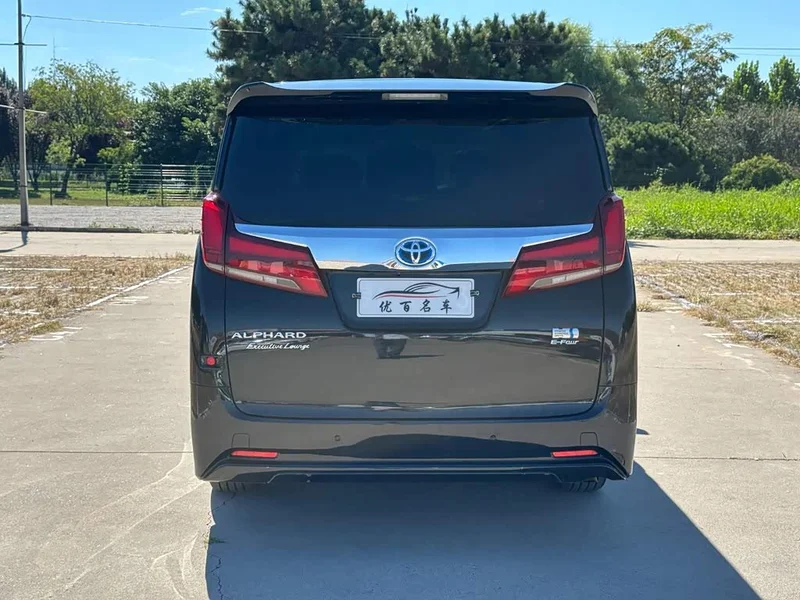 Toyota Alphard — фото 5
