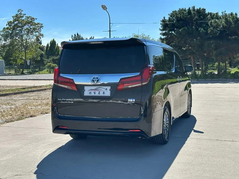 Toyota Alphard — фото 6