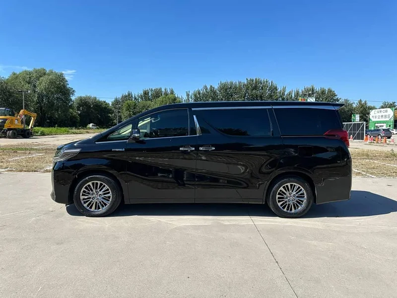 Toyota Alphard — фото 7