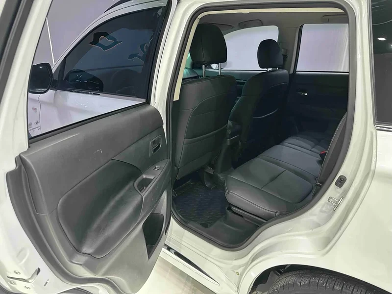 Mitsubishi Outlander — фото 16