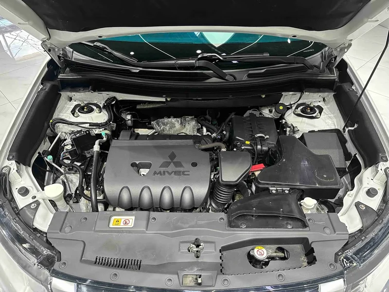 Mitsubishi Outlander — фото 19