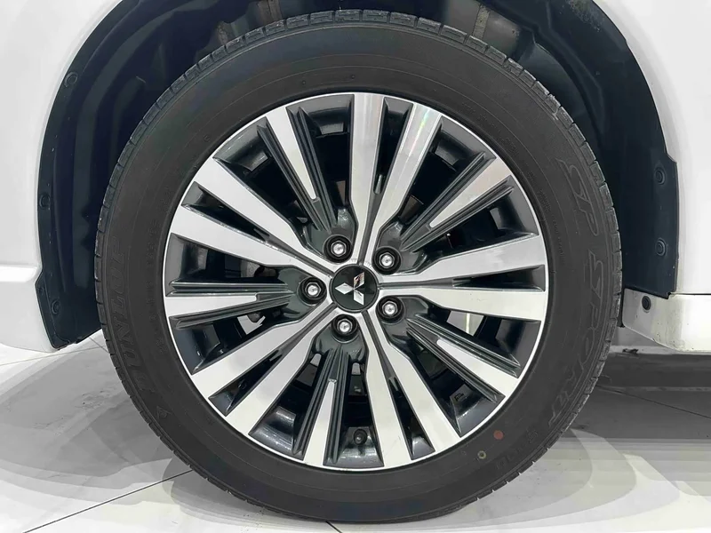 Mitsubishi Outlander — фото 20
