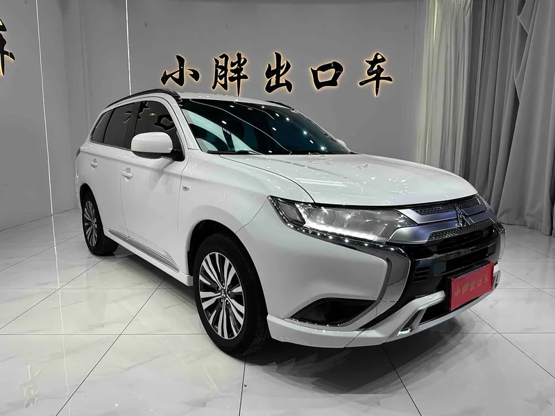 Mitsubishi Outlander — фото 3