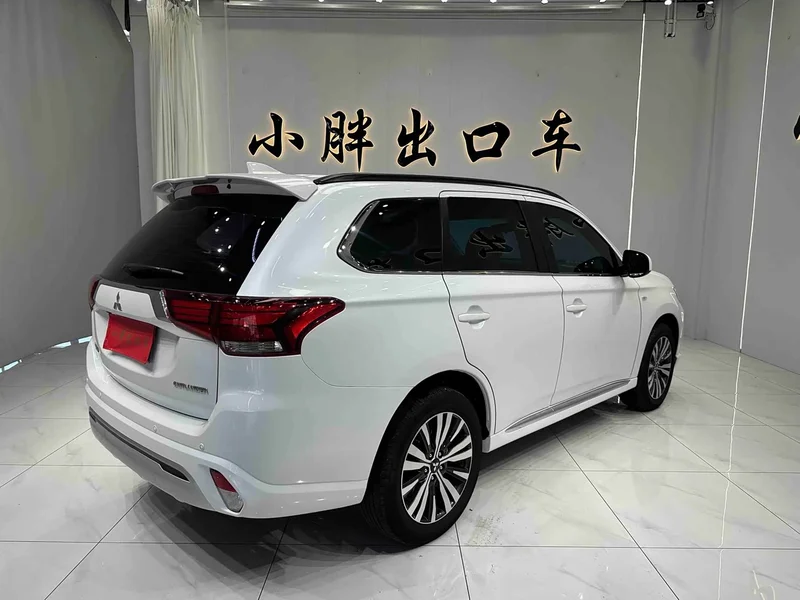 Mitsubishi Outlander — фото 4