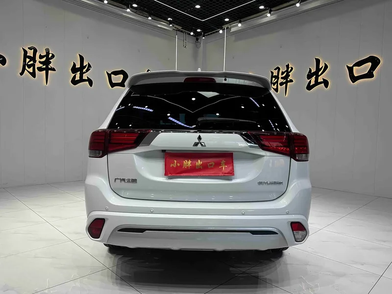 Mitsubishi Outlander — фото 5