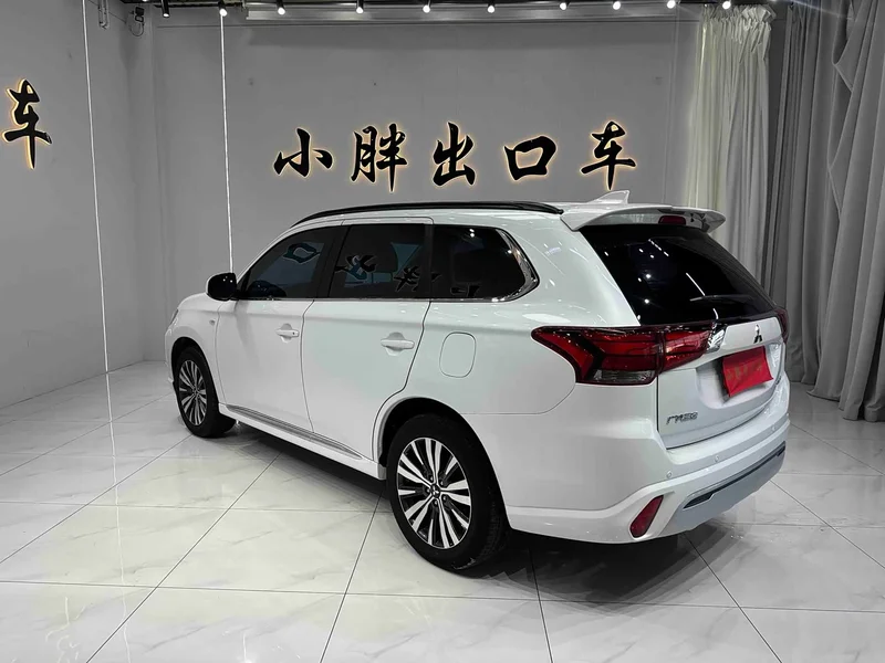 Mitsubishi Outlander — фото 6