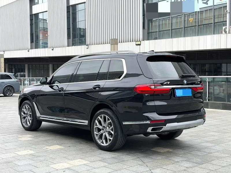 BMW X7 — фото 20