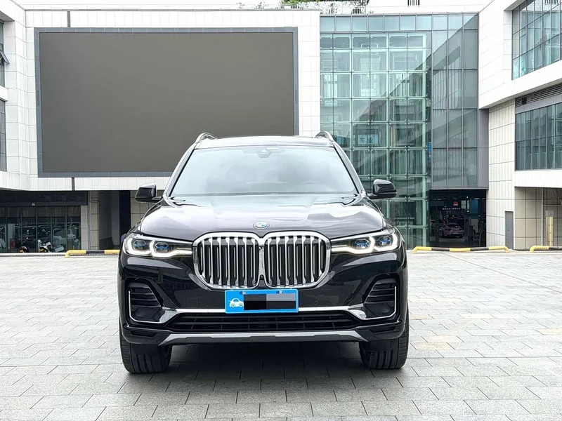 BMW X7 — фото 2