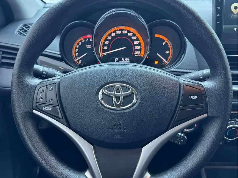 Toyota Yaris L — фото 13