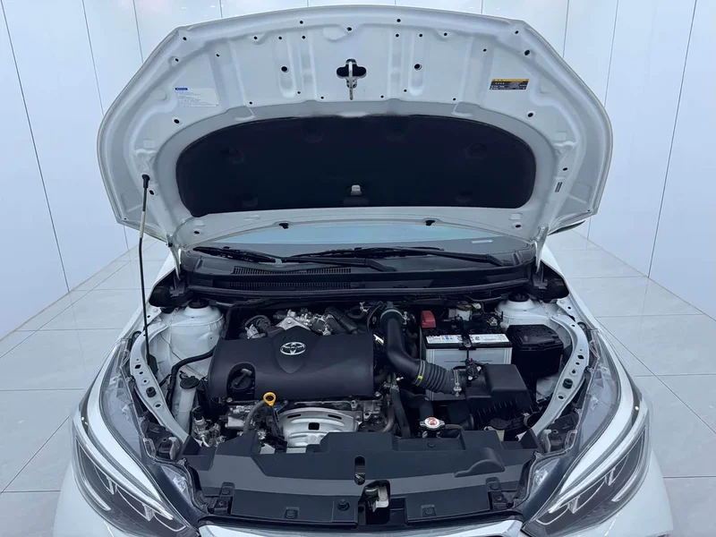 Toyota Yaris L — фото 15