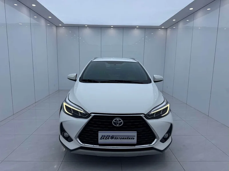 Toyota Yaris L — фото 2