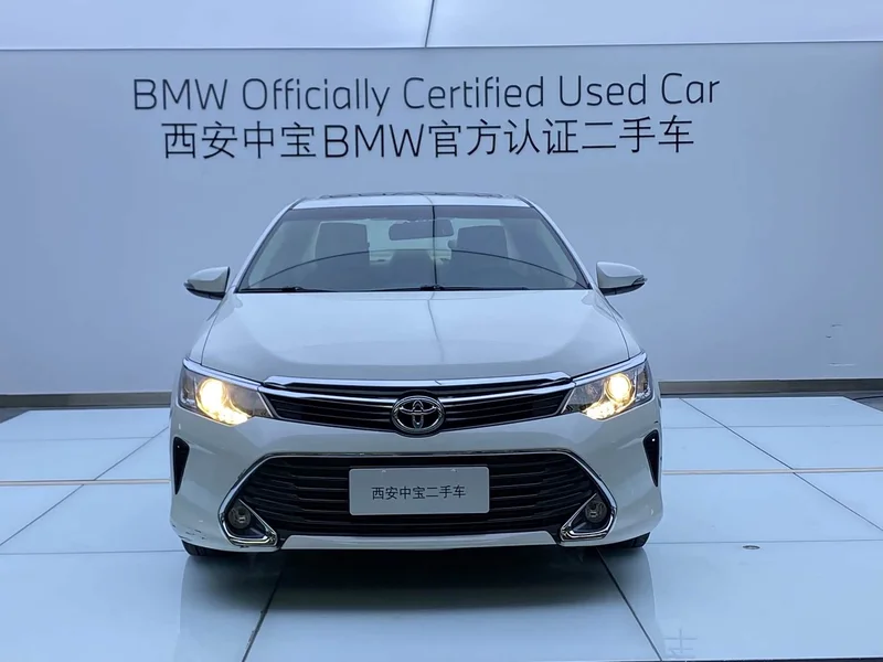 Toyota Camry — фото 2