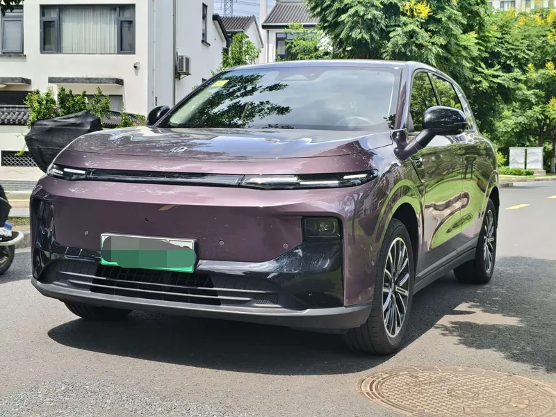 Leapmotor B10